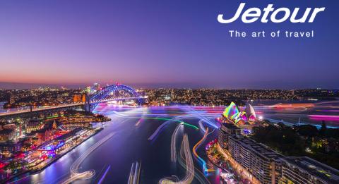 悉尼藝術節(Vivid Sydney)2018 繽紛悉尼燈光音樂節期間綴以 Harbour Lights 裝置的船隻橫過悉尼海港2018