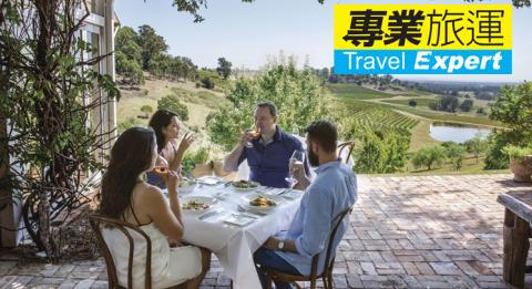 Bistro Molines,獵人谷(Hunter Valley) 朋友和景區一起享受午餐葡萄園小酒館Molines的景色, 獵人谷(Hunter Valley)