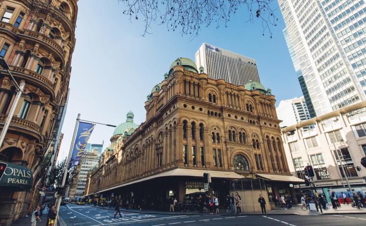 大型購物商場維多利亞女王大厦（Queen Victoria Building） ， 悉尼