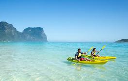 划橡皮艇,豪勳爵島(Lord Howe Island) 划橡皮艇,豪勳爵島(Lord Howe Island)